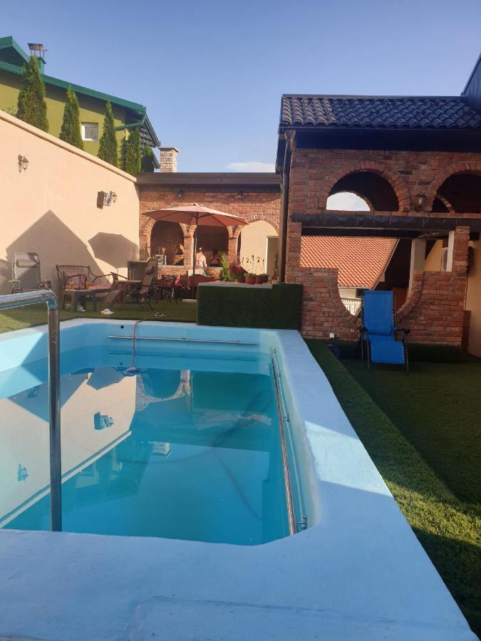 Guesthouse Prenociste Faraon Pljevlja Exteriör bild