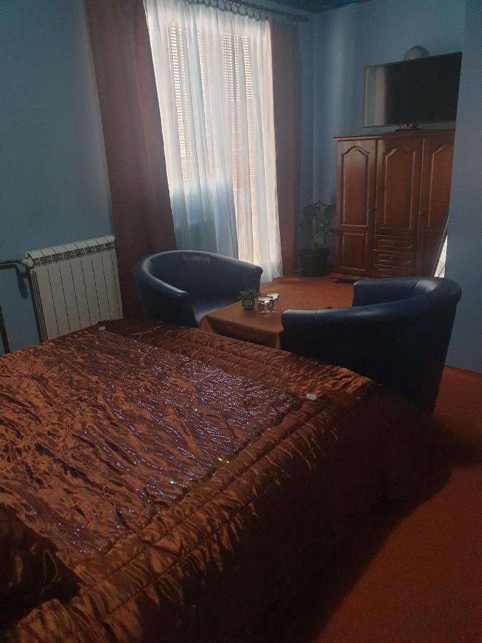 Guesthouse Prenociste Faraon Pljevlja Exteriör bild