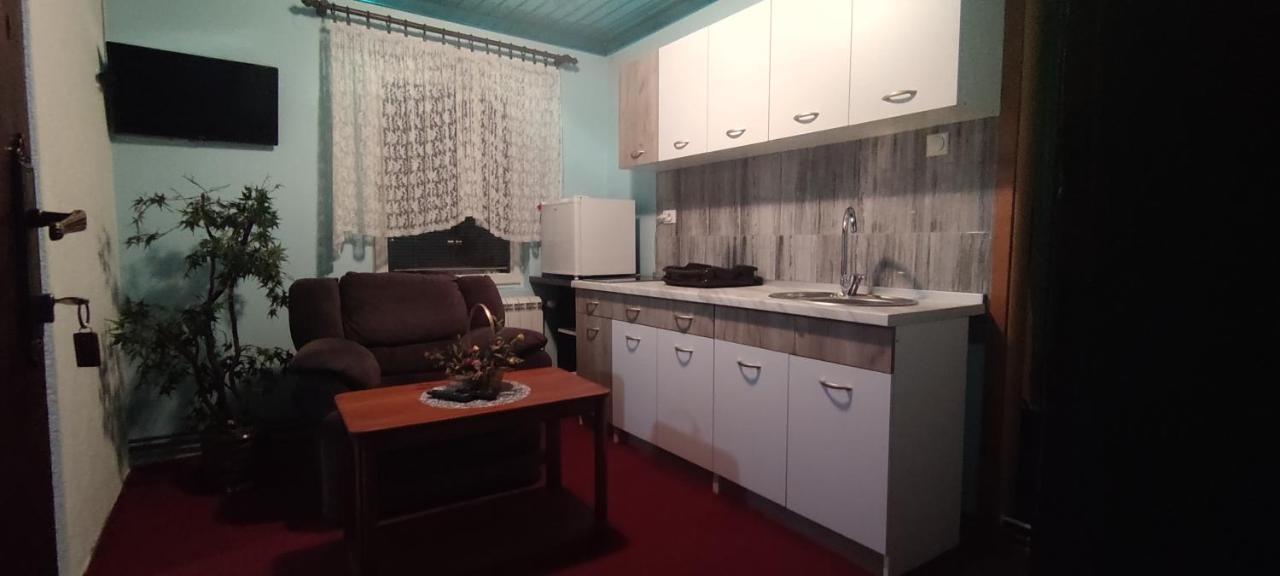 Guesthouse Prenociste Faraon Pljevlja Exteriör bild