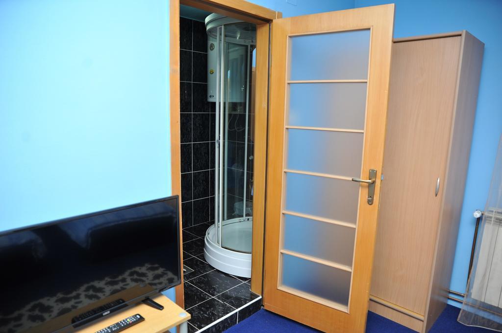 Guesthouse Prenociste Faraon Pljevlja Rum bild