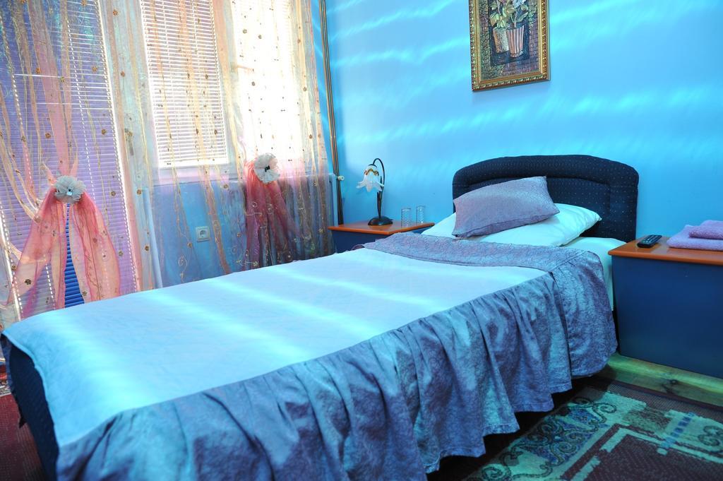 Guesthouse Prenociste Faraon Pljevlja Rum bild